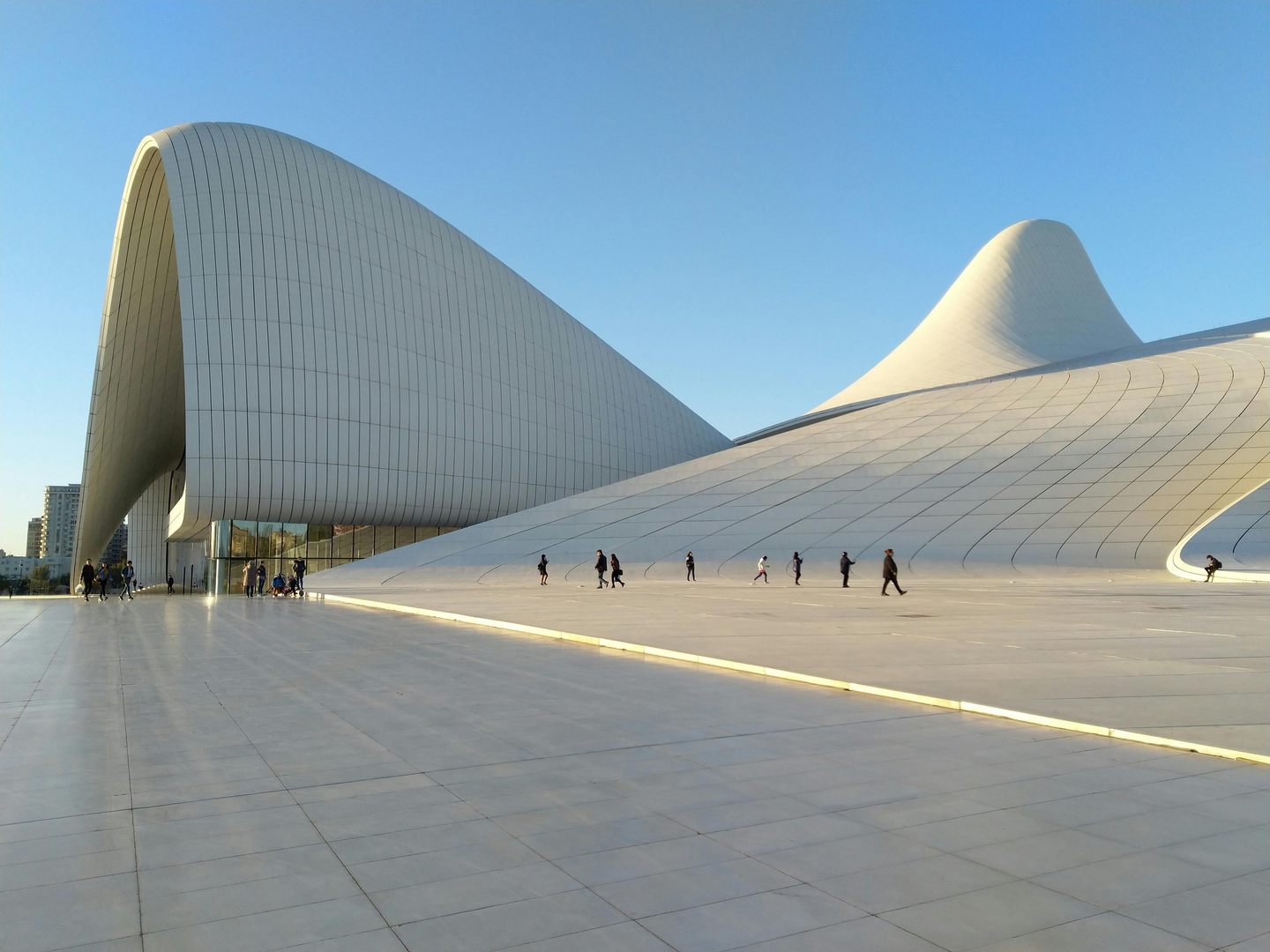 Baku – Hvor Historie Møder Moderne Magi