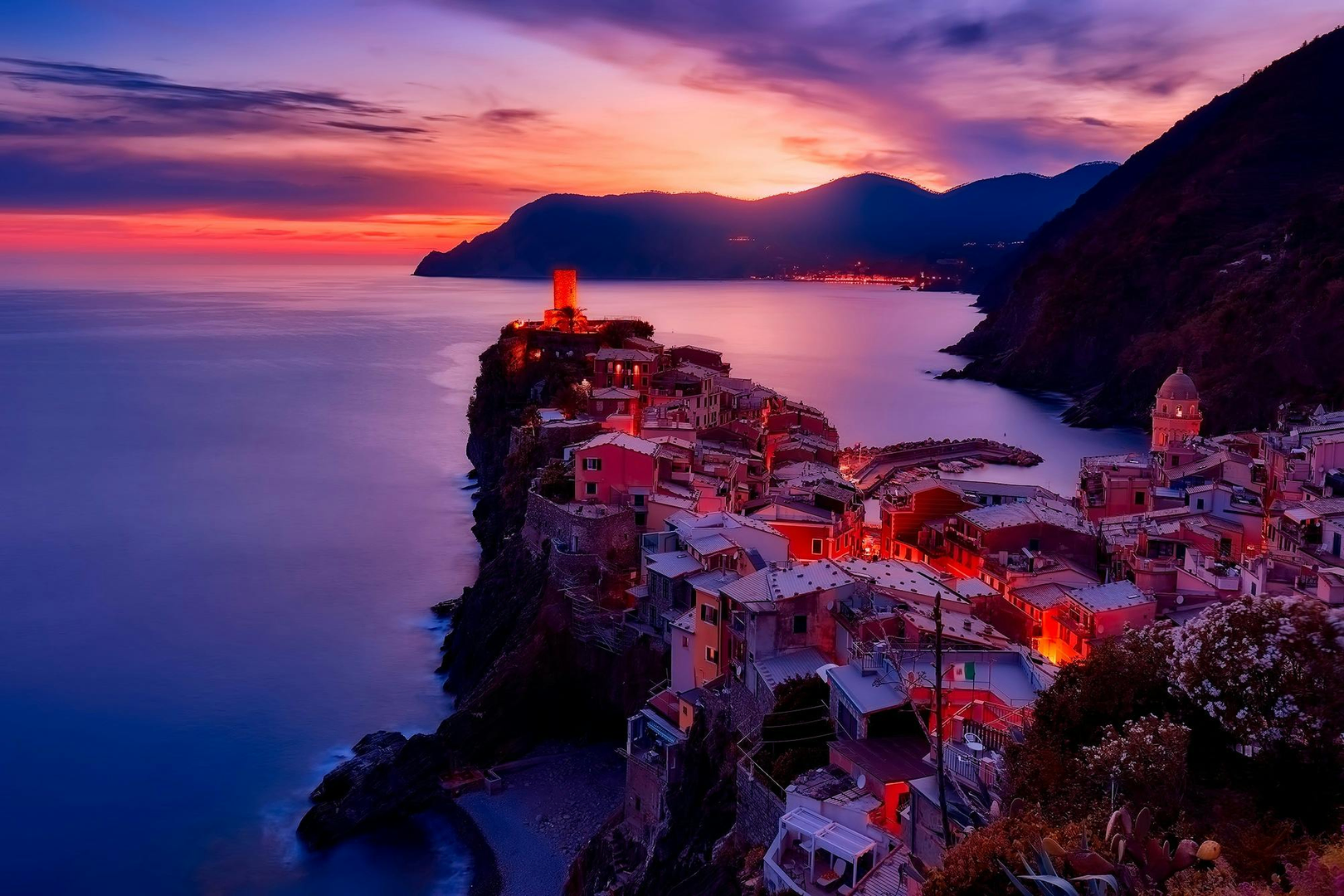 Cinque Terre – Italy's Colorful Coastal Gem