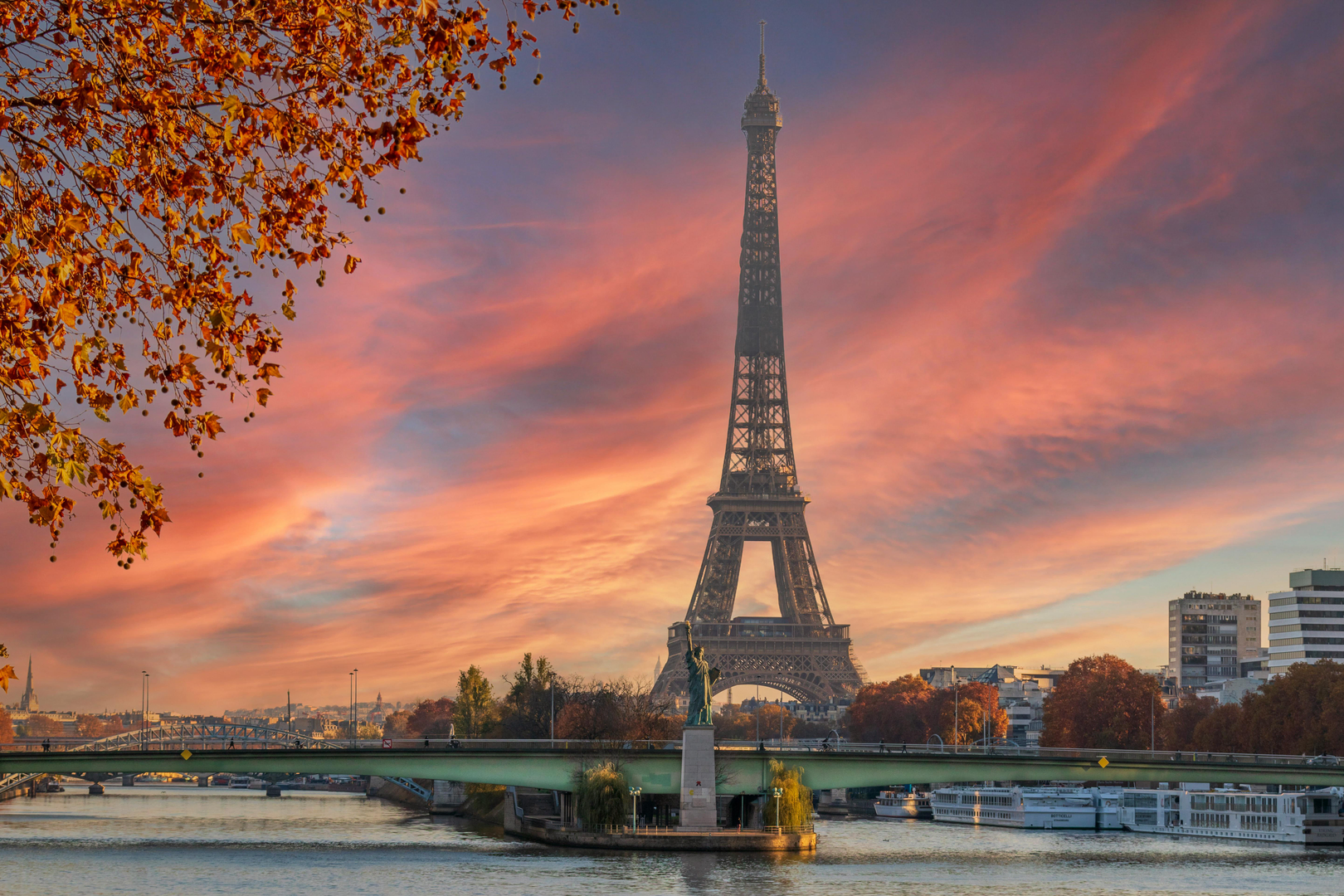 Eiffeltårnet – Paris’ Strålende Vartegn