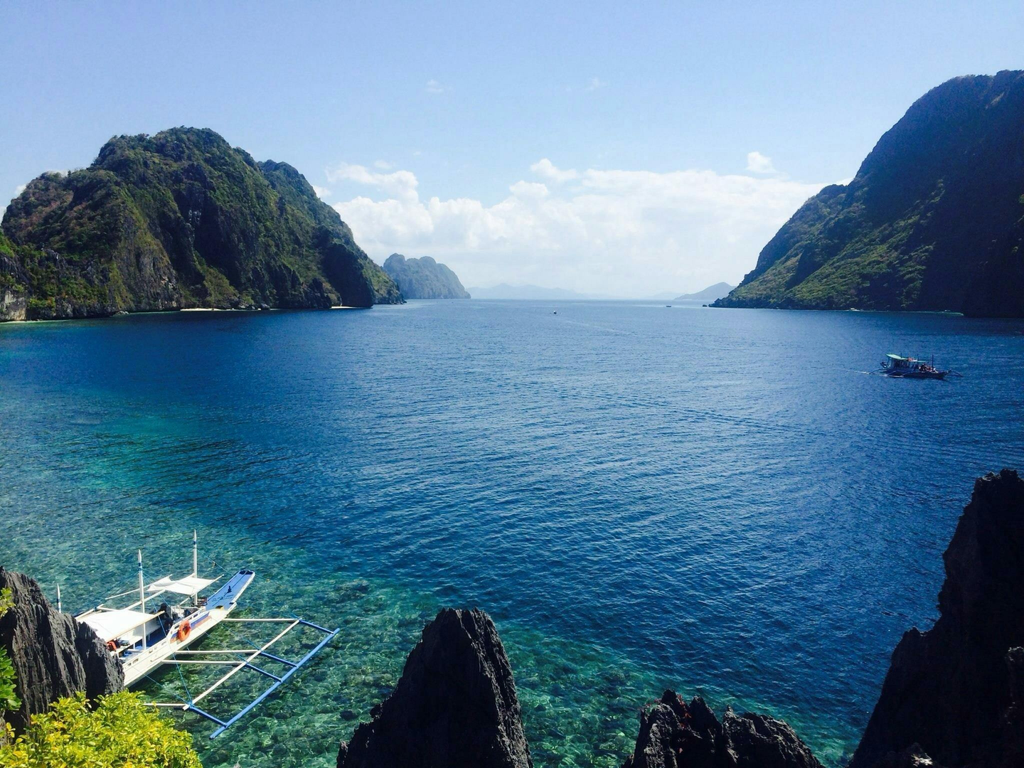 El Nido: Tropical Paradise with Lagoons and Cliffs