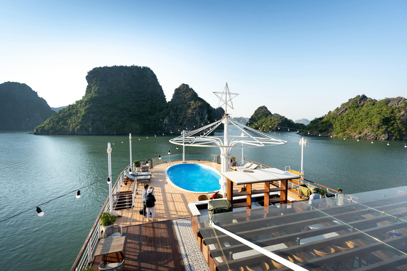 Oplev Magien i Ha Long Bay: En Rejseguide til Vietnams Naturskat