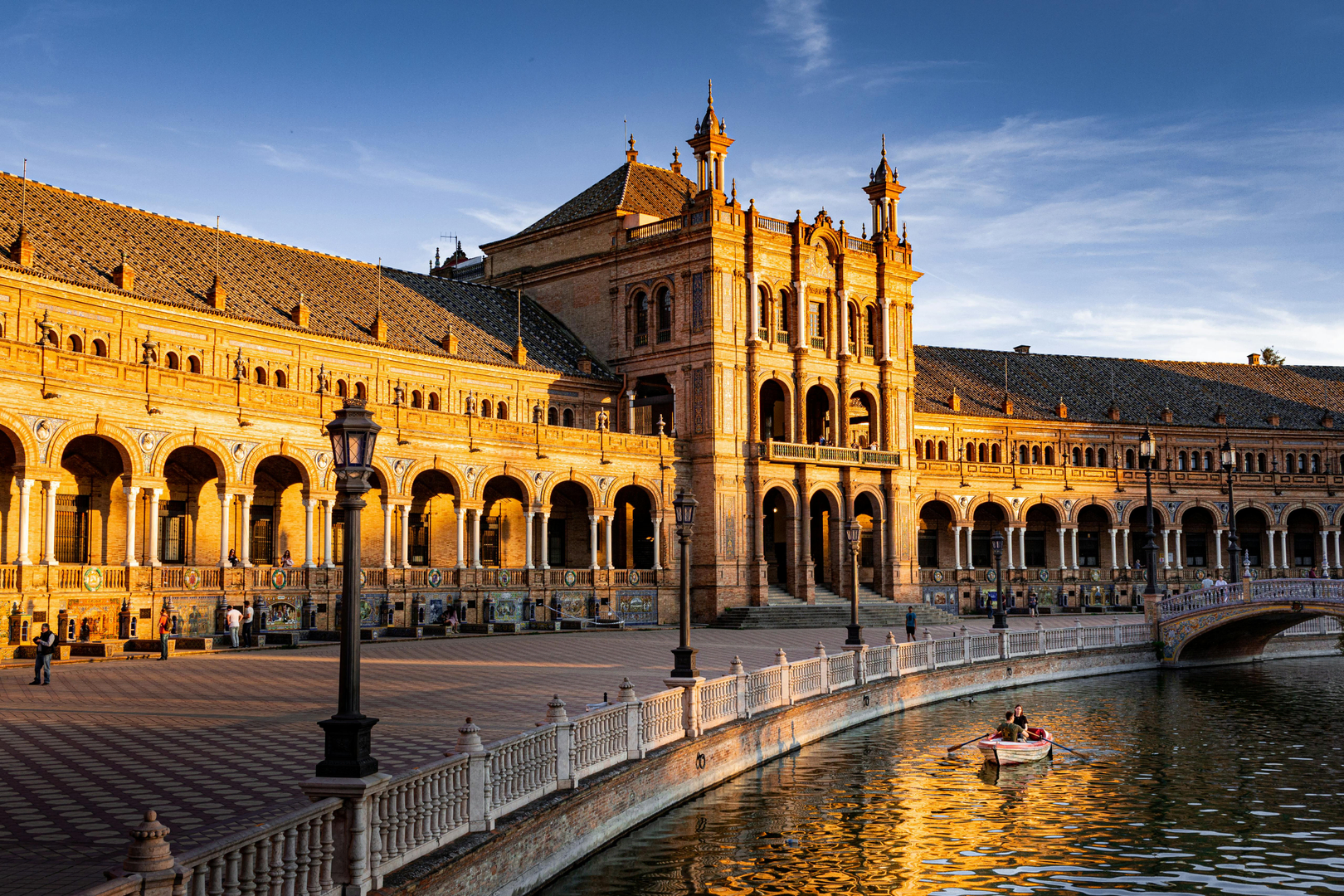 Sevilla – Andalusiens Strålende Hjerte