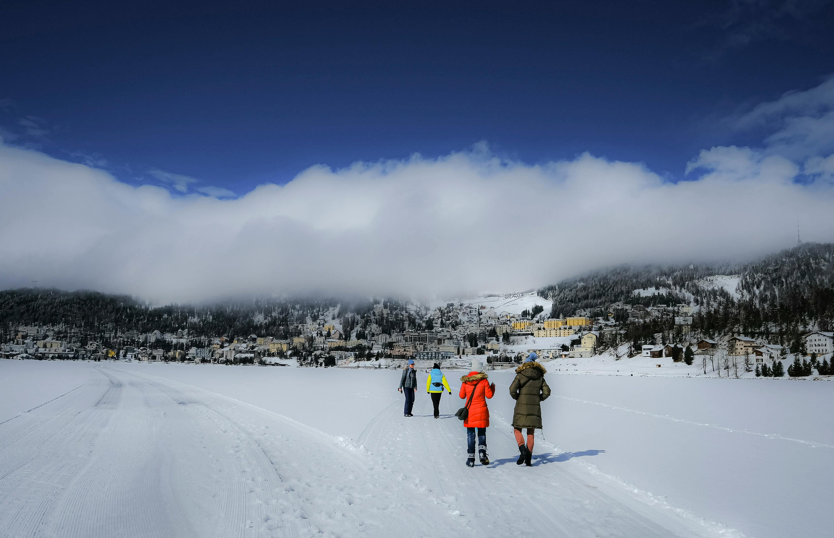 St. Moritz – Luksus i Alpernes Hjerte scene 1