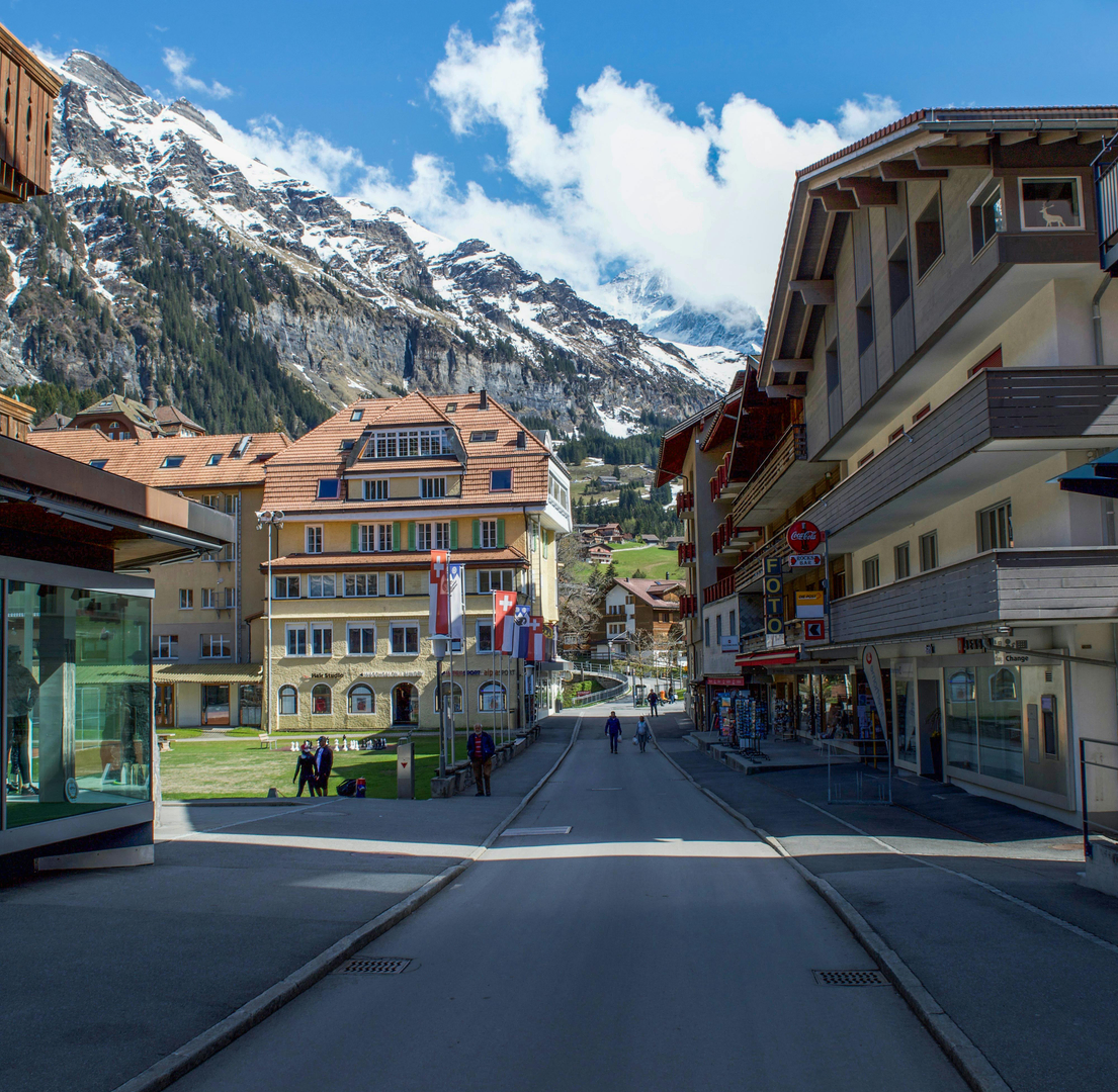 Wengen – Bilfri Alpeidyl med Storslået Udsigt