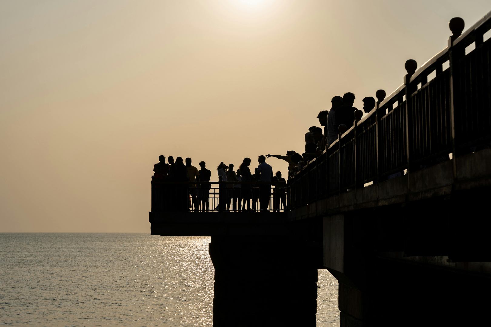 Solnedgang over Mirissas gyldne strande