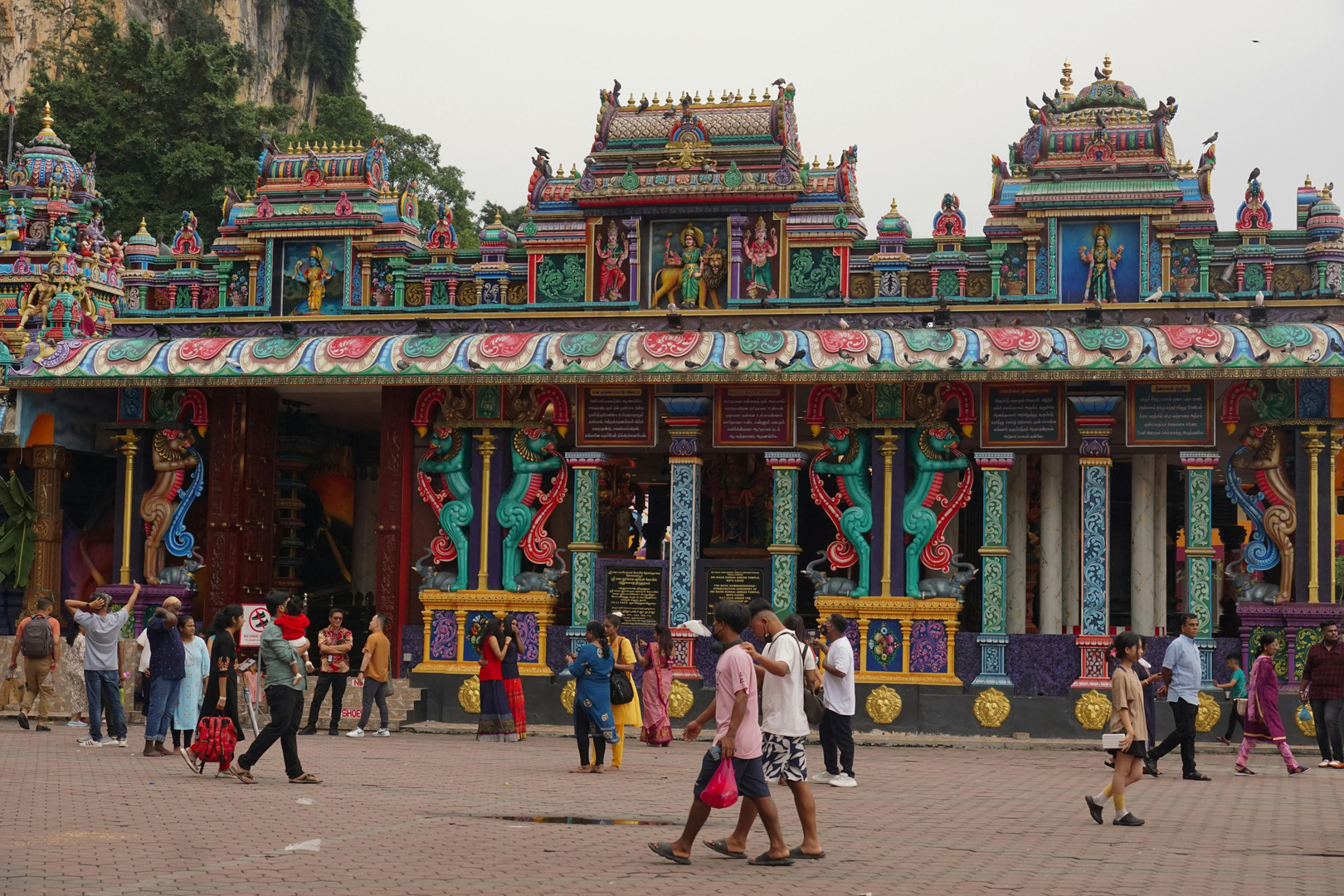 Sri Mahamariamman-templet er et farverigt og spirituelt sted i Kuala Lumpur.