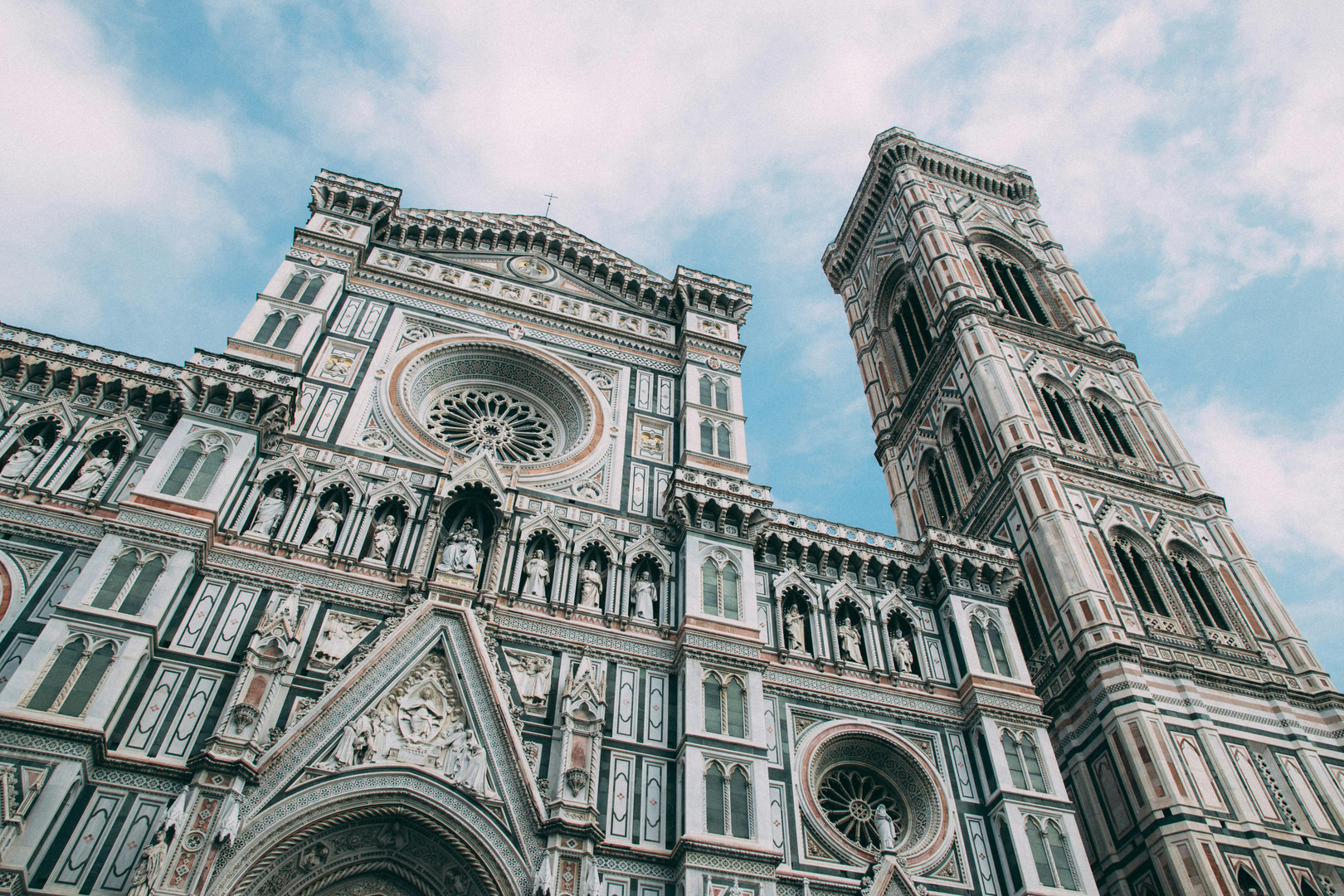 Santa Maria del Fiore, også kendt som Duomo, er et ikonisk vartegn i Firenze