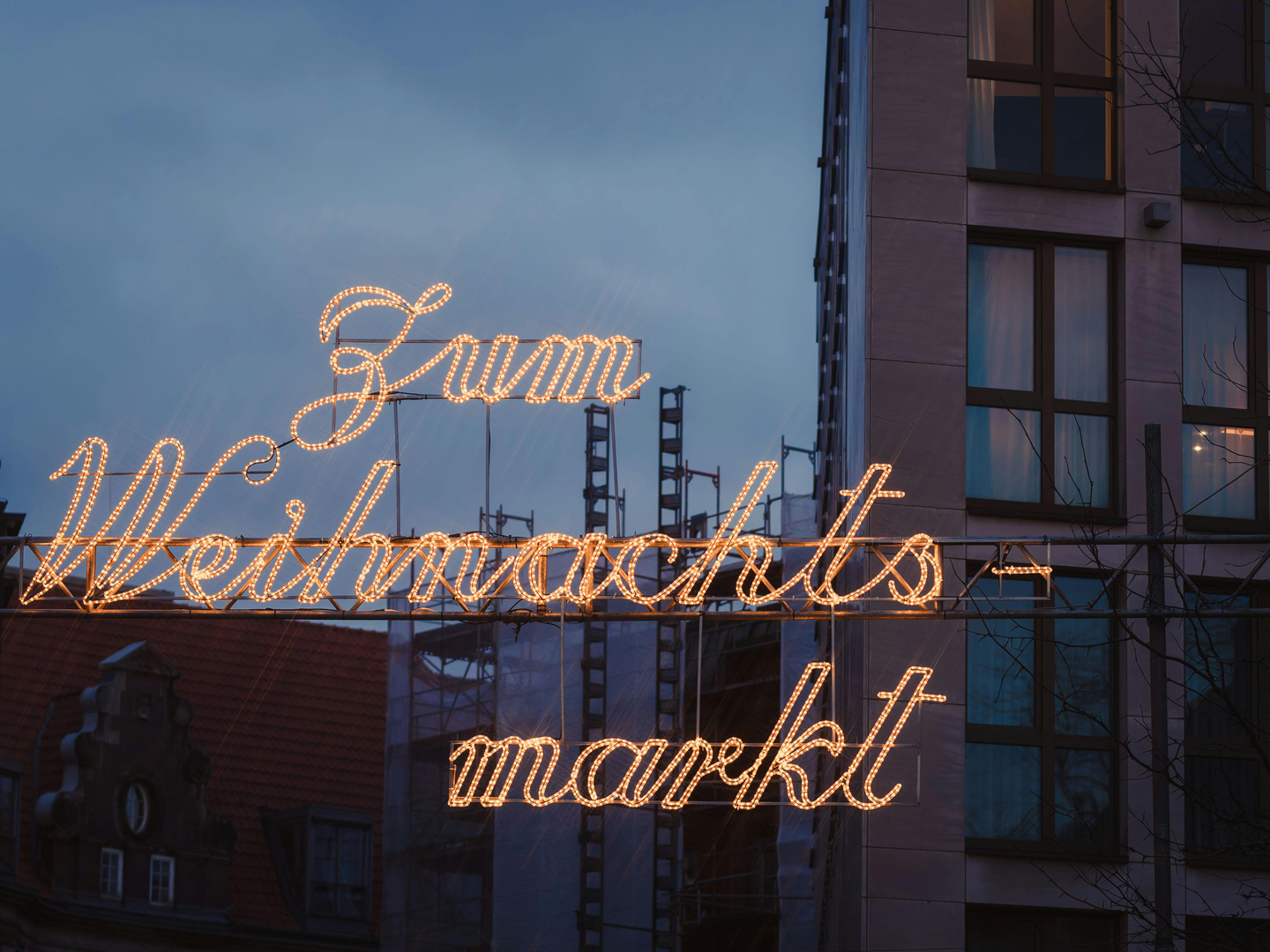 Traditionelle græske retter serveret på en lokal taverna