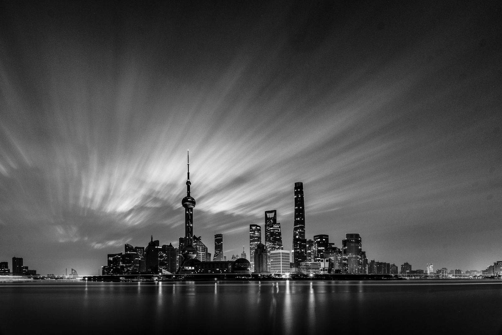 Bund med udsigt til Pudong i Shanghai